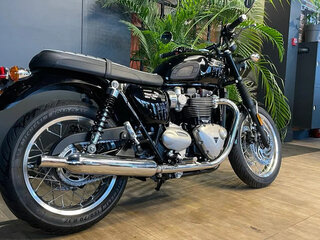 2024 Triumph Bonneville T120, чёрный, 1790000 рублей, вид 2