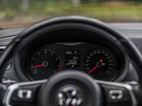 2019 Volkswagen Polo V Рестайлинг, чёрный, 1179000 рублей, вид 5
