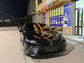 2023 Toyota Camry VIII (XV70) Рестайлинг, чёрный, 3500000 рублей, вид 3