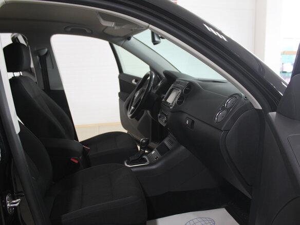 2014 Volkswagen Tiguan I Рестайлинг, чёрный, 1500000 рублей - вид 6