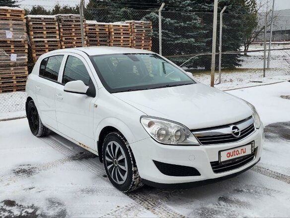 2010 Opel Astra H Рестайлинг, белый, 550000 рублей - вид 5
