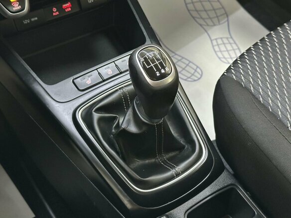 2018 Kia Rio IV, серебристый, 1465000 рублей - вид 27