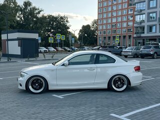 2010 BMW 1 серии 125i I (E81/E82/E87/E88) Рестайлинг, белый, 1450000 рублей, вид 5