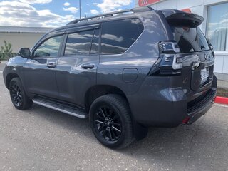 2021 Toyota Land Cruiser Prado 150 Series Рестайлинг 3, серый, 8000000 рублей, вид 4
