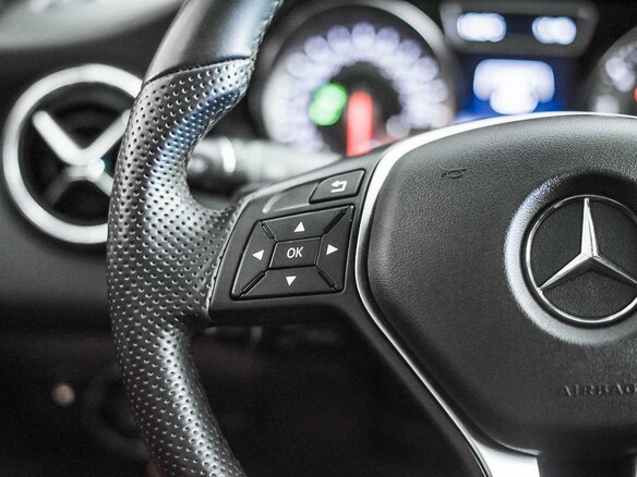 2013 Mercedes-Benz CLA 200 I (C117, X117), чёрный - вид 12
