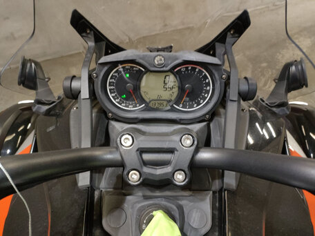 2016 BRP Can-Am Spyder, оранжевый, 1600000 рублей, вид 5