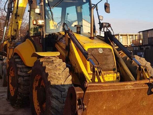 2005 New Holland LB115, жёлтый, 4200000 рублей - вид 5