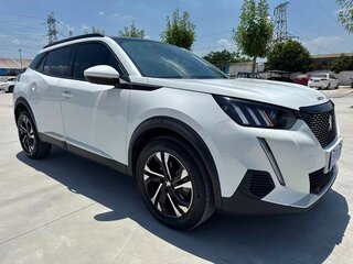 2022 Peugeot 2008 II, белый, 1300000 рублей, вид 3