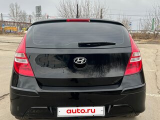 2011 Hyundai i30 I Рестайлинг, чёрный, 750000 рублей, вид 3