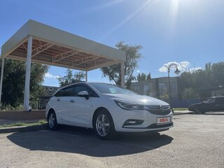 2017 Opel Astra ecoFLEX K, белый, 1100000 рублей, вид 1
