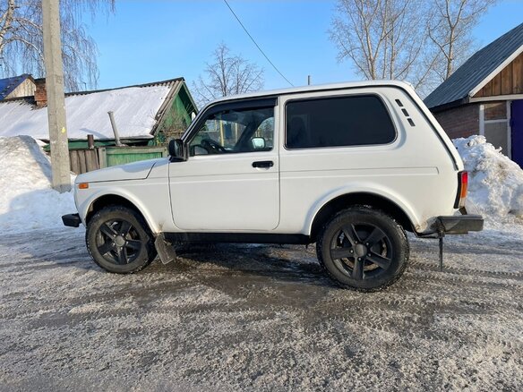 2018 Lada (ВАЗ) 2121 (4x4) I Рестайлинг, белый, 600000 рублей - вид 6