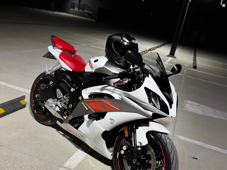 2008 Yamaha YZF-R6, белый, 750000 рублей, вид 2
