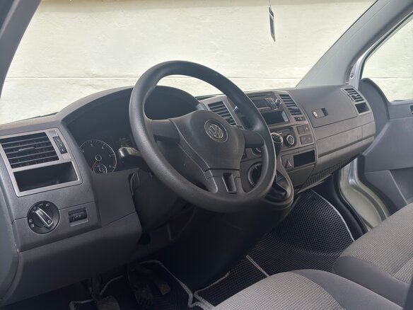 2012 Volkswagen Caravelle T5 Рестайлинг, серебристый, 1849000 рублей - вид 8