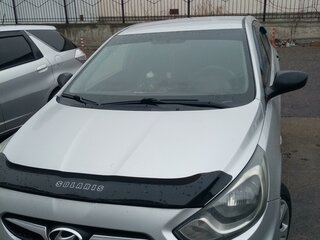 2012 Hyundai Solaris I, серебристый, 850000 рублей, вид 3