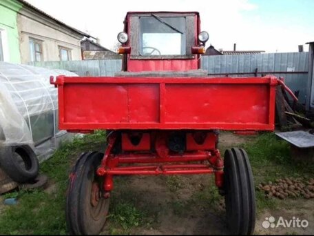 1979 ХТЗ Т-16, красный, 180000 рублей, вид 3
