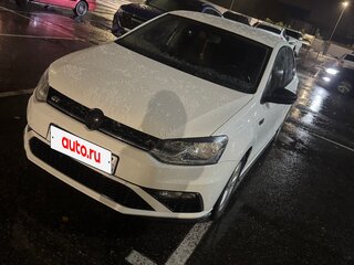 2018 Volkswagen Polo V Рестайлинг, белый, 1500000 рублей, вид 4