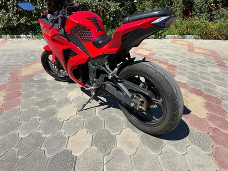 2024 Yamaha YZF-R3, красный, 310000 рублей, вид 5