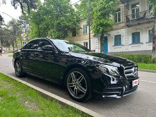 2018 Mercedes-Benz E-Класс 200 V (W213, S213, C238), чёрный, 3900000 рублей, вид 4