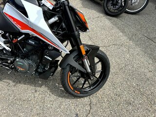 2024 KTM 390 Duke, белый, 759000 рублей, вид 3