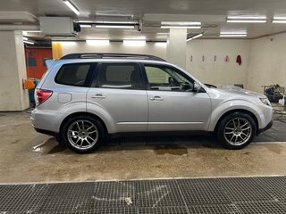 2011 Subaru Forester III Рестайлинг, серебристый, 2500000 рублей, вид 4