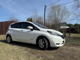 2017 Nissan Note e-Power II Рестайлинг, белый, 1000000 рублей, вид 2