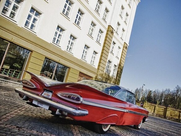 1959 Chevrolet Impala II, красный - вид 11