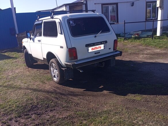 1997 Lada (ВАЗ) 2121 (4x4) I Рестайлинг, белый, 320000 рублей - вид 3