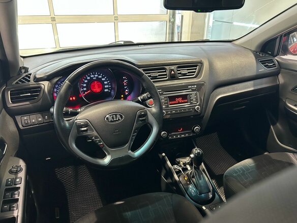 2016 Kia Rio III Рестайлинг, красный, 1245000 рублей - вид 9