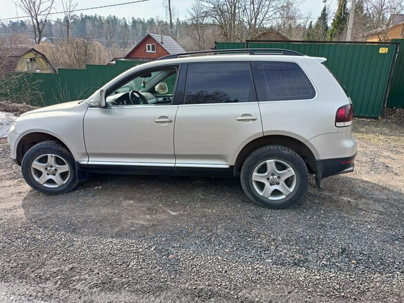 2009 Volkswagen Touareg I Рестайлинг, серый, 1250000 рублей - вид 6