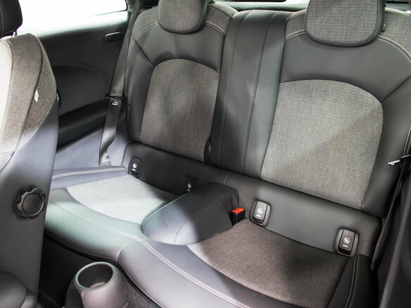 2015 Mini Hatch Cooper S III (F55/F56), чёрный - вид 18