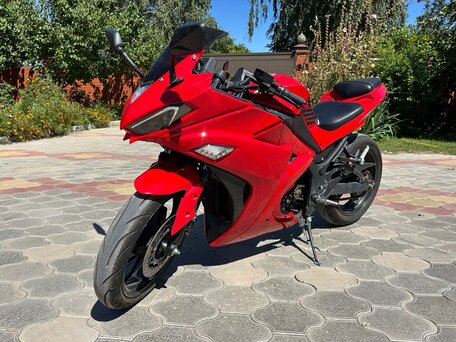 2024 Yamaha YZF-R3, красный, 310000 рублей, вид 2