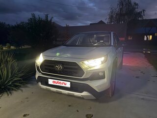 2024 Toyota RAV4 V (XA50), белый, 4800000 рублей, вид 3