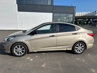 2012 Hyundai Solaris I, бежевый, 530000 рублей, вид 4