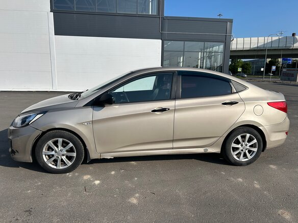 2012 Hyundai Solaris I, бежевый, 530000 рублей - вид 3