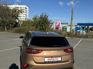 2022 Kia Ceed III Рестайлинг, коричневый, 2250000 рублей, вид 5