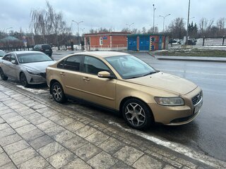 2007 Volvo S40 II Рестайлинг, жёлтый, 560000 рублей, вид 3