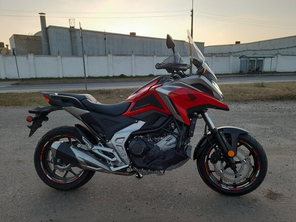 2021 Honda NC 750X, красный, 1018858 рублей