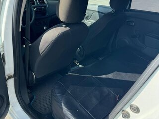 2018 Renault Logan II Рестайлинг, белый, 650000 рублей, вид 5