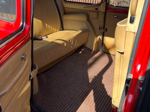 1982 Austin FX4, красный, 6500000 рублей - вид 12