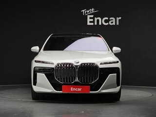 2024 BMW 7 серии 740i xDrive VII (G70), белый, 12983430 рублей, вид 3