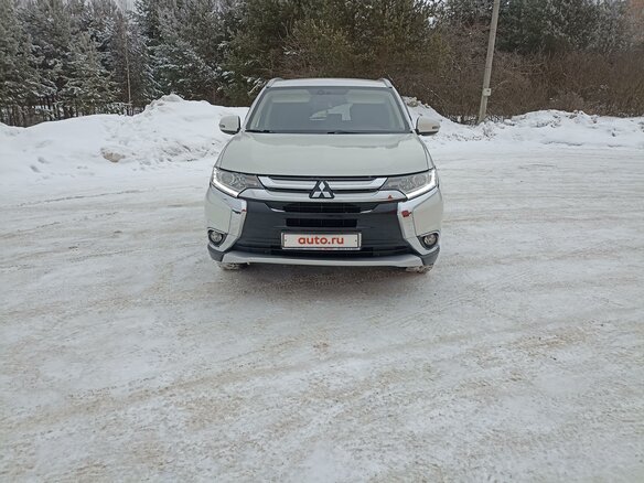 2016 Mitsubishi Outlander III Рестайлинг 2, белый, 2349000 рублей