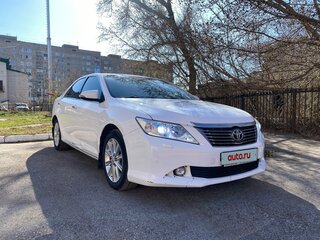 2013 Toyota Camry VII (XV50), белый, 1750000 рублей, вид 3