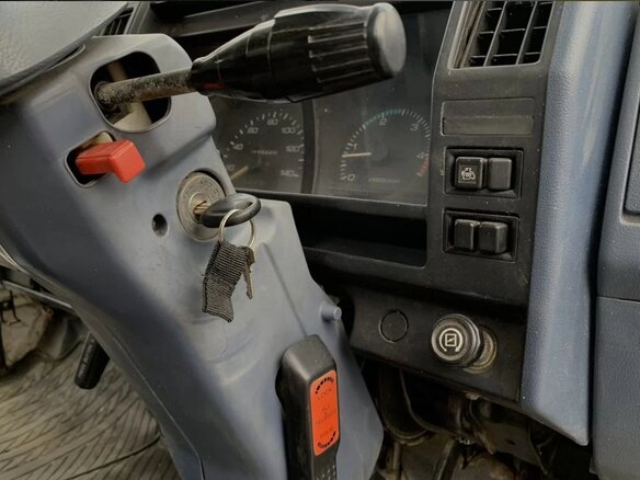 1991 Isuzu Elf (N-series), белый, 465000 рублей - вид 15