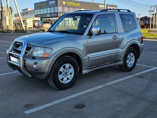 2004 Mitsubishi Pajero III Рестайлинг, бежевый, 1100000 рублей, вид 4