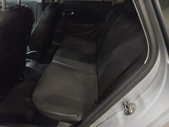 2013 Volkswagen Polo V, серебристый, 900000 рублей - вид 8