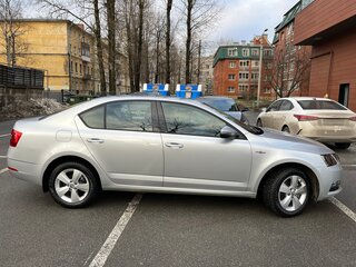 2019 Skoda Octavia III (A7) Рестайлинг, серебристый, 2350000 рублей, вид 3