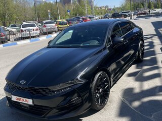 2021 Kia K5 III, чёрный, 3400000 рублей, вид 1