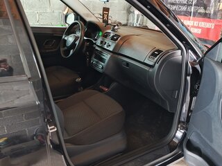 2013 Skoda Fabia II Рестайлинг, чёрный, 700000 рублей, вид 3