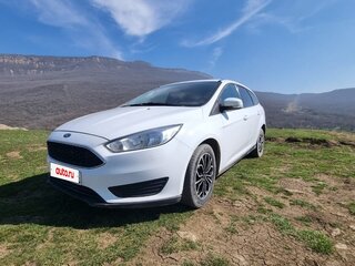 2018 Ford Focus III Рестайлинг, белый, 900000 рублей, вид 2