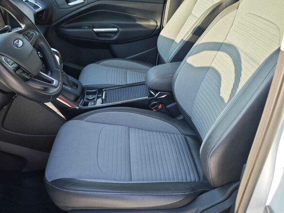 2016 Ford Kuga II Рестайлинг, белый, 2045000 рублей - вид 8